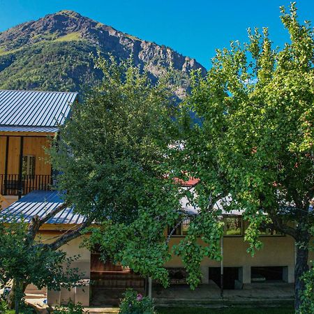 Givi Kakhiani'S Guesthouse Zhabeshi エクステリア 写真