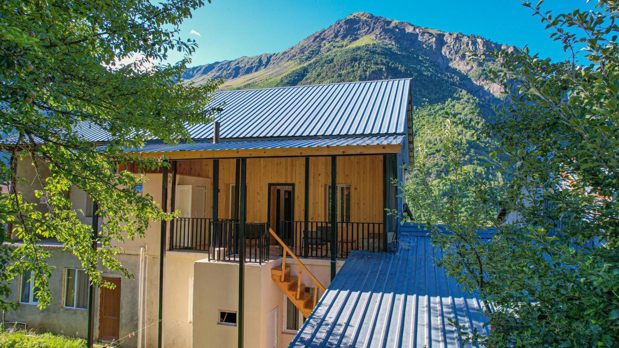 Givi Kakhiani'S Guesthouse Zhabeshi エクステリア 写真