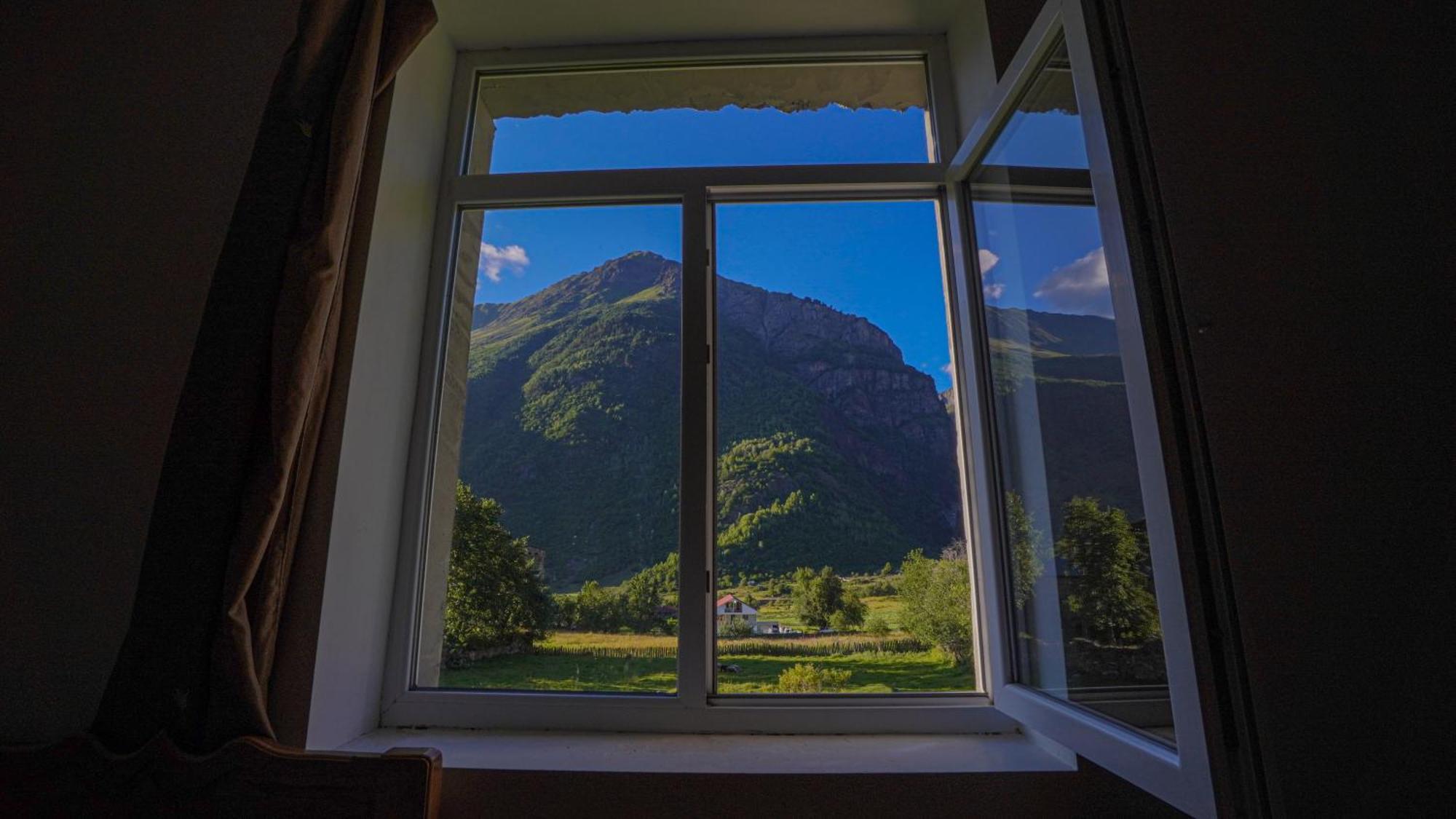 Givi Kakhiani'S Guesthouse Zhabeshi エクステリア 写真